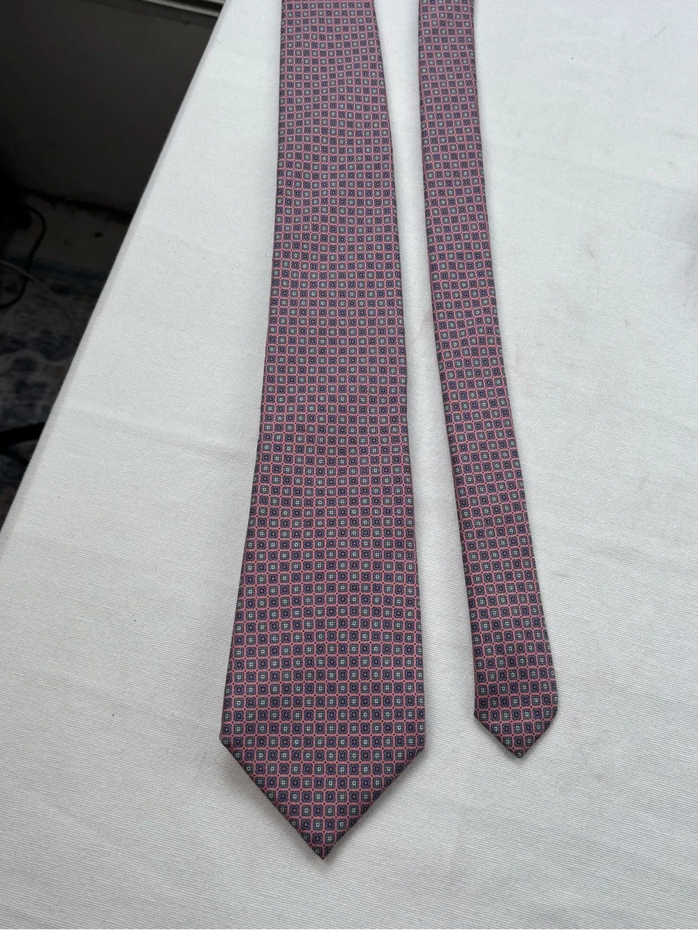 VTG Neil Martin Ancient Madder Silk Necktie Made USA Pink Blue Geometric Foulard